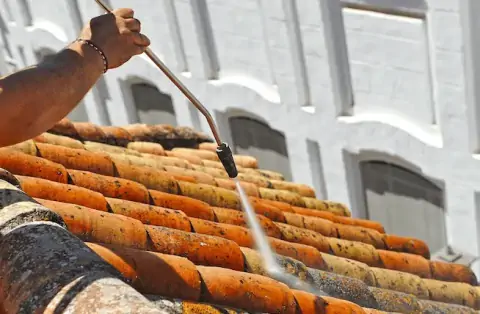 Nettoyage de toitures - Saint-Coulitz